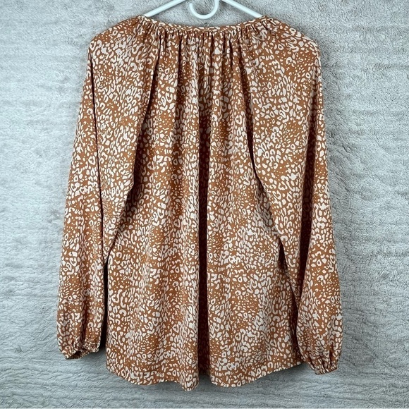 Gorgeous embroidered smocked tunic with muted oranges Large - Picture 6 of 16